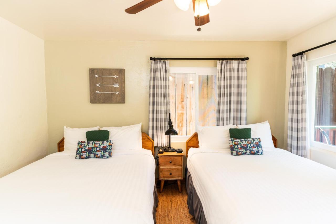 Buckeye Tree Lodge Three Rivers Bagian luar foto