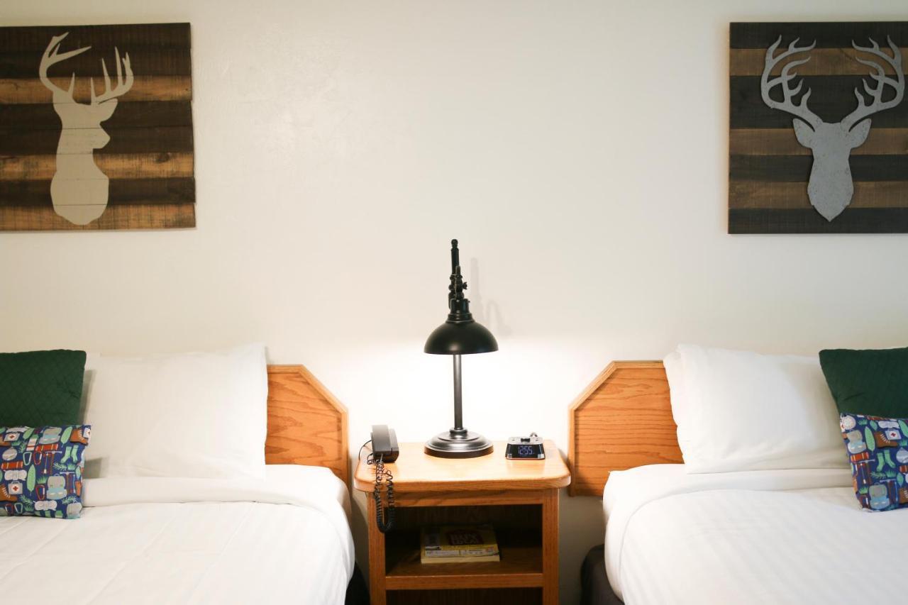 Buckeye Tree Lodge Three Rivers Bagian luar foto